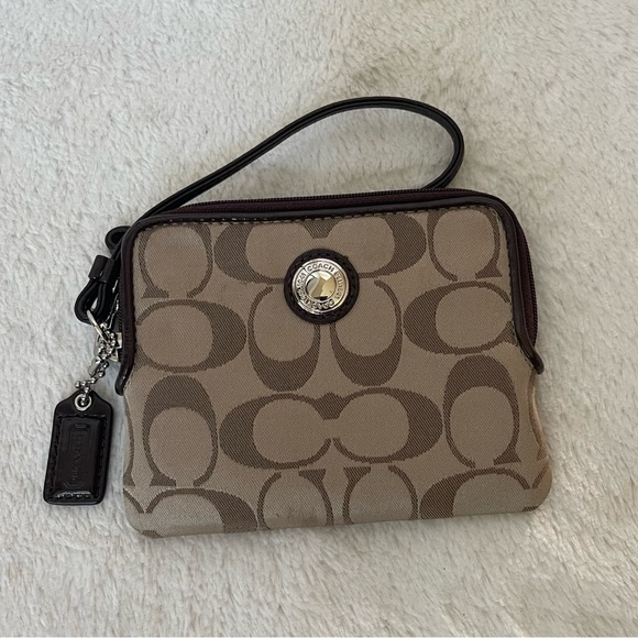 Coach Wristlet EUC - Picture 7 of 7